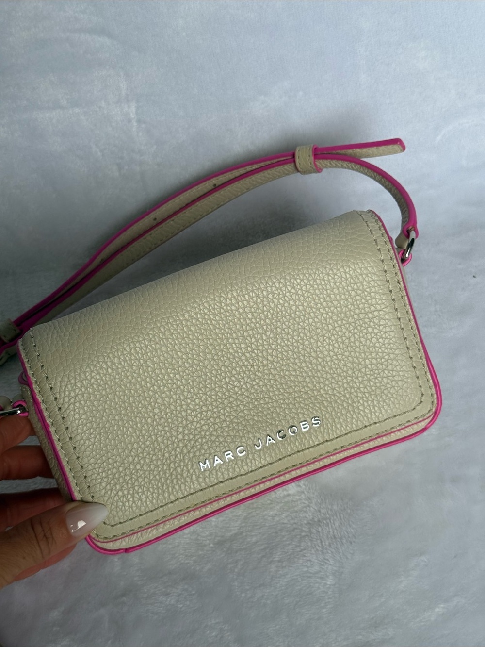Marc Jacobs Cream and Pink Leather Crossbody wallet Bag